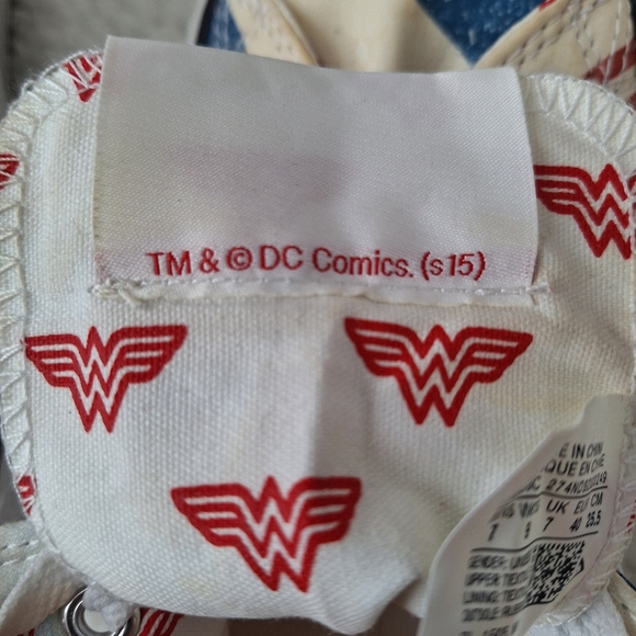 ConverseWonder Woman High Top Chuck Taylors Womens Size 9 - Picture 8 of 10